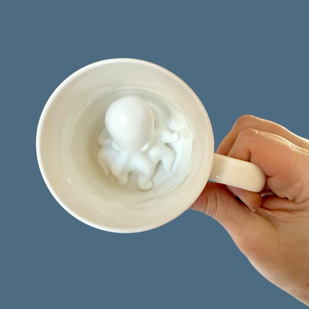Accoutrements Octopus Surprise Porcelain Mug - Picture 4 of 8